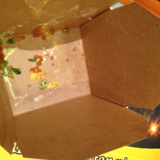 รูปภาพถ่ายที่ The Manhattan Pizza Company โดย Vivianne R. เมื่อ 10/23/2012