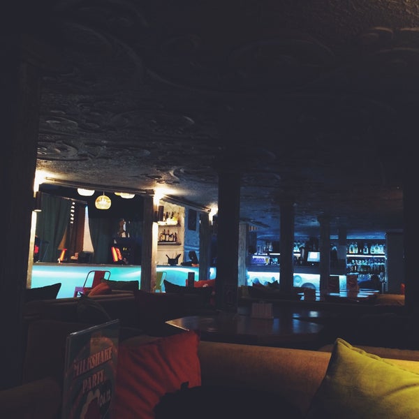 12/7/2014 tarihinde Irina K.ziyaretçi tarafından Shishas Happy Bar'de çekilen fotoğraf