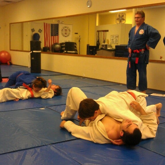 Легион спортивный клуб дзюдо. Клуб дзюдо лион. Эдельвейс дзюдо логотип. Клуб дзюдо. Дзюдо в зрелом.