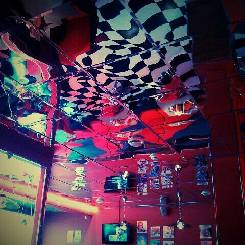 5/1/2013 tarihinde Максим Б.ziyaretçi tarafından Diner &amp; Burger Bar'de çekilen fotoğraf