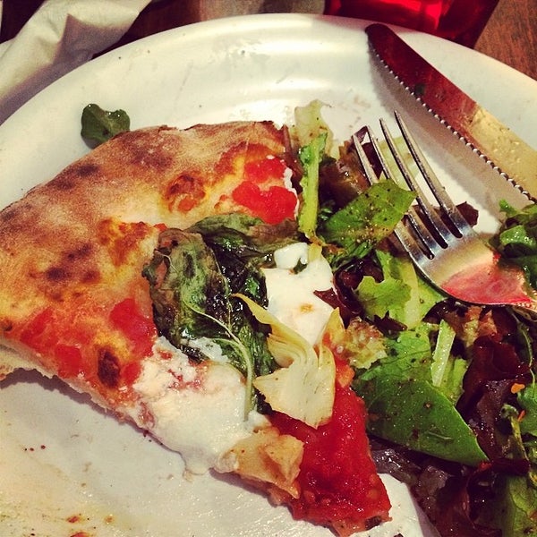 Photo taken at Pizza Brutta by Molly M. on 5/10/2014