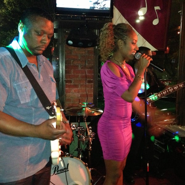 Photo taken at Flood&#39;s Bar &amp; Grille by Mario on 5/6/2013