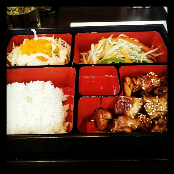 Foto scattata a Tokyo Lounge da misterasianguy il 9/19/2012
