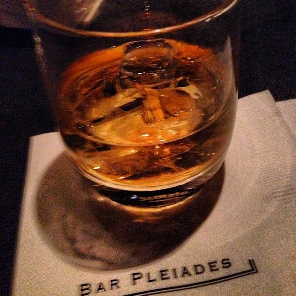 11/15/2013 tarihinde Richard S.ziyaretçi tarafından Bar Pleiades'de çekilen fotoğraf