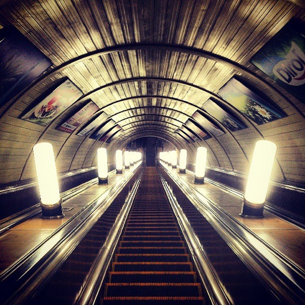 Баррикадная метро