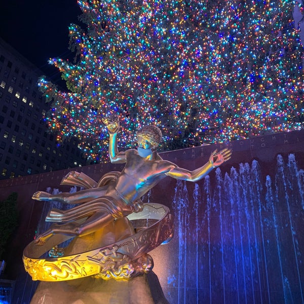 Foto tomada en The Rink at Rockefeller Center  por Annie W. el 12/15/2020