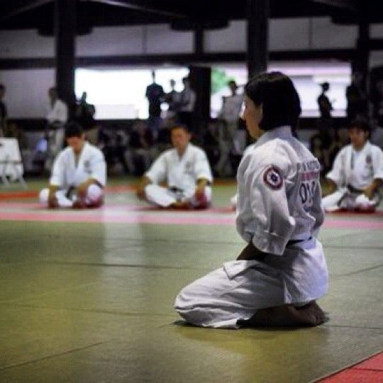 10/3/2012 tarihinde Marlon H.ziyaretçi tarafından Central London Shodokan Aikido Club'de çekilen fotoğraf