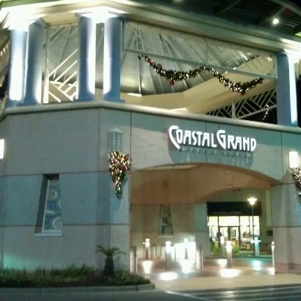 Foto scattata a Coastal Grand Mall da Jane P. il 10/25/2012