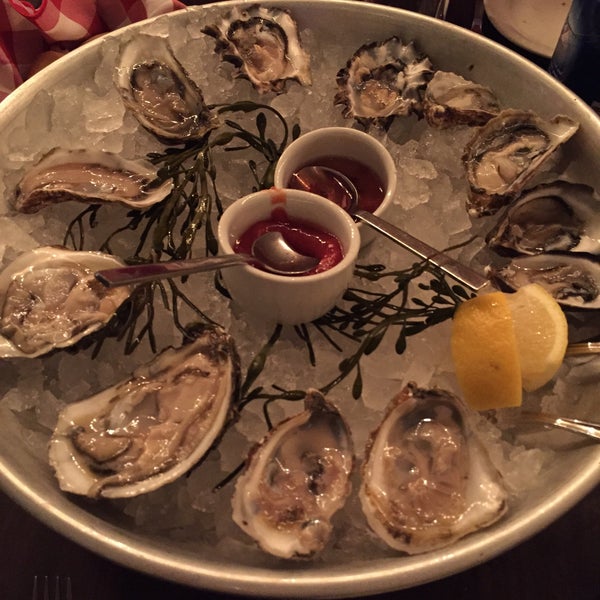 Photo taken at Grand Central Oyster Bar Brooklyn by Jason F. on 1/24/2015