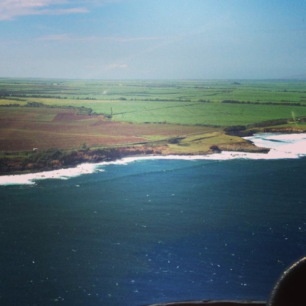 Снимок сделан в Air Maui Helicopter Tours пользователем Kit T. 3/22/2013