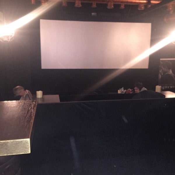 Das Foto wurde bei Loft Cinema von Мария am 2/7/2015 aufgenommen