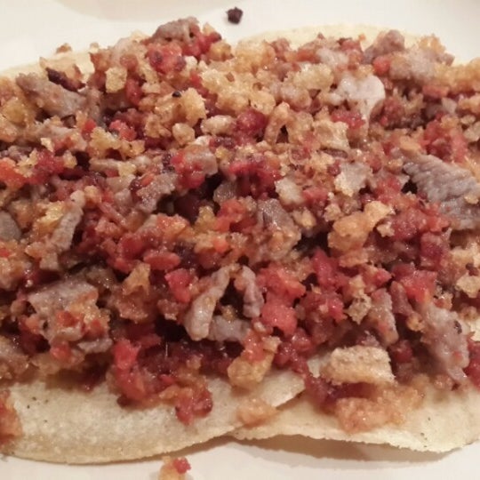 รูปภาพถ่ายที่ Tacos Los Bigotes โดย Angie S. เมื่อ 8/20/2014