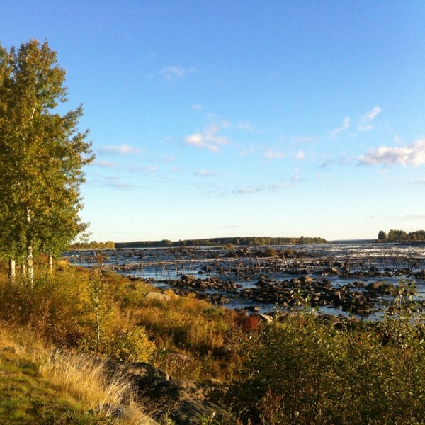 Das Foto wurde bei Kukkolaforsen von Eija-Sinikka J. am 10/4/2013 aufgenommen