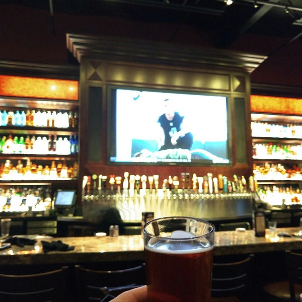 Photo taken at BJ&#39;s Restaurant &amp; Brewhouse by Dan B. on 8/12/2018