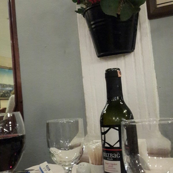 Foto tomada en Seviç Restaurant  por 💪Jemm 👊 K. el 12/13/2014