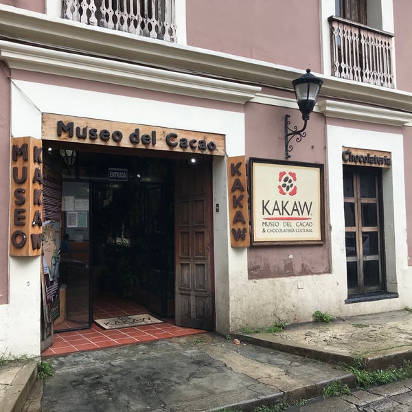 Photo taken at Kakaw, Museo del cacao &amp; chocolatería cultural by Pudimé on 10/9/2017