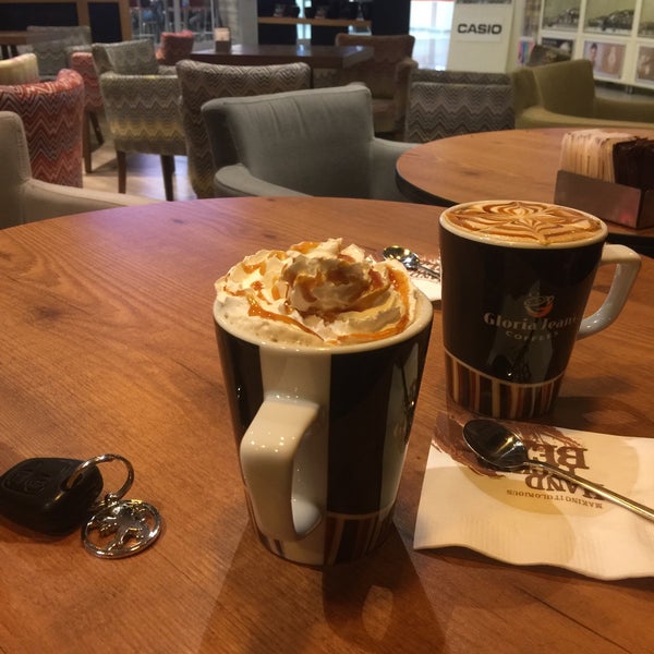 Снимок сделан в Gloria Jean&#39;s Coffees пользователем Ayşe Nur Ö. 11/16/2016