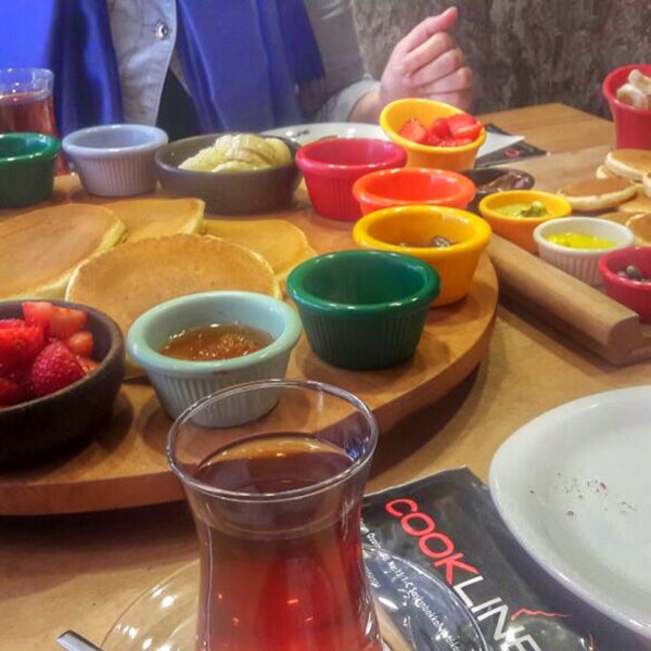 Das Foto wurde bei Cookline Pancakes von Şeyma Ç. am 5/19/2016 aufgenommen