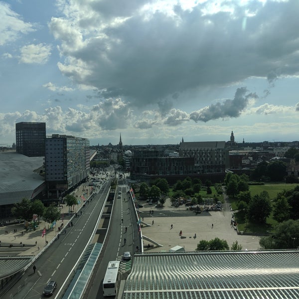 Photo taken at Crowne Plaza Lille - Euralille by Pascal T. on 6/6/2019