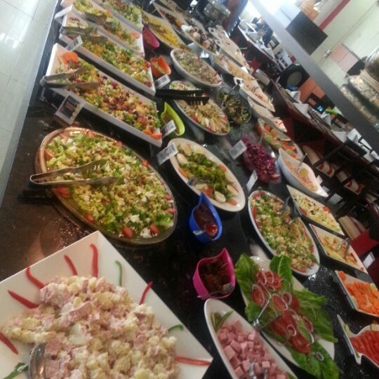 2/1/2013 tarihinde Roberto G.ziyaretçi tarafından Mineiros Restaurante'de çekilen fotoğraf