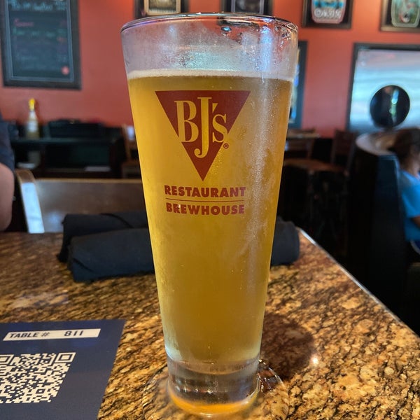 Photo taken at BJ&#39;s Restaurant &amp; Brewhouse by Jason W. on 8/21/2020