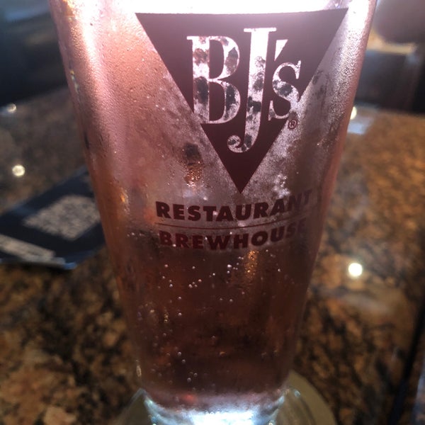 Photo taken at BJ&#39;s Restaurant &amp; Brewhouse by Jason W. on 9/4/2020