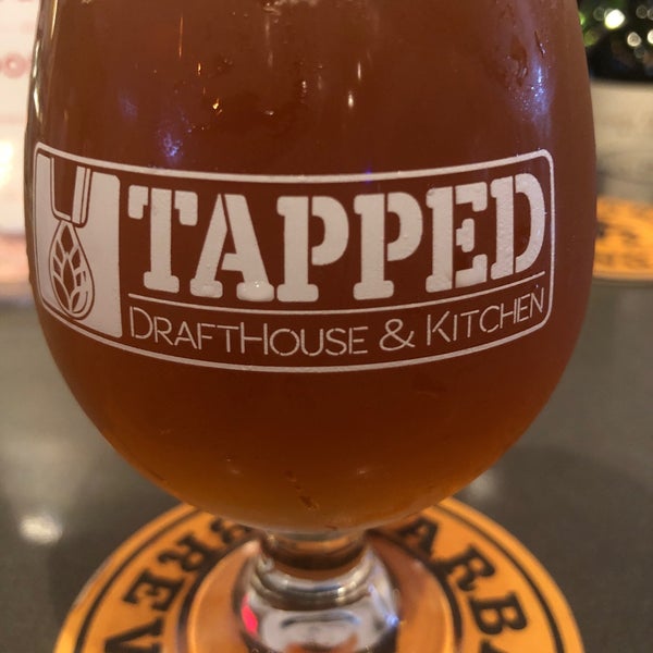 Photo taken at Tapped DraftHouse &amp; Kitchen - Spring by Jason W. on 9/3/2020
