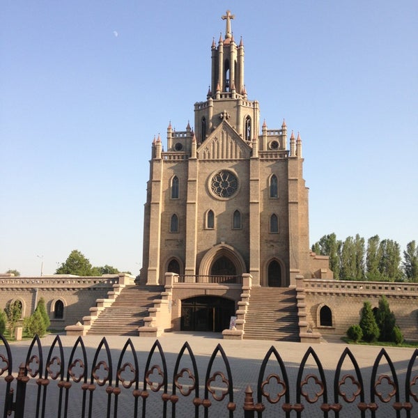 Католический собор в ташкенте