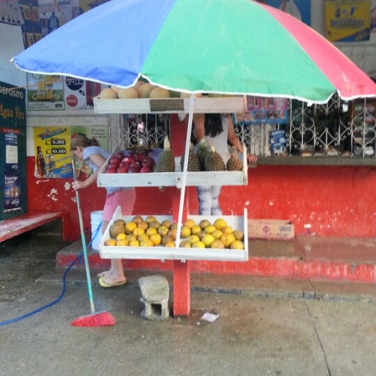 Calle 8 Latinas