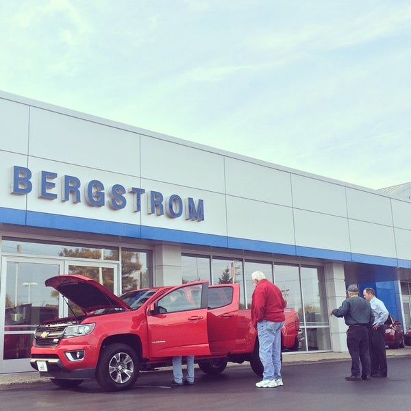Foto diambil di Bergstrom GM of Neenah (Chevrolet, Buick &amp; Cadillac) oleh Craig R. pada 10/1/2014