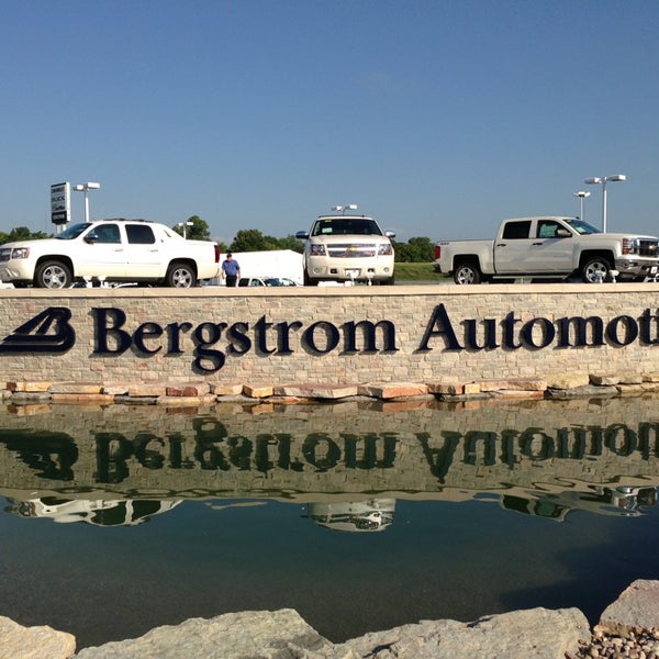 Foto diambil di Bergstrom GM of Neenah (Chevrolet, Buick &amp; Cadillac) oleh Craig R. pada 8/2/2013