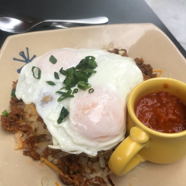 Photo taken at Snooze, an A.M. Eatery by Madster on 5/17/2019