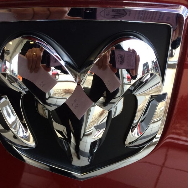 5/3/2014에 Thor G.님이 Bergstrom Chrysler Dodge Jeep Ram of Oshkosh에서 찍은 사진