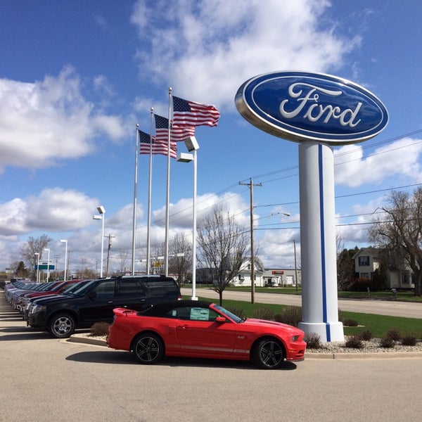 Foto diambil di Bergstrom Ford of Oshkosh oleh Thor G. pada 5/3/2014