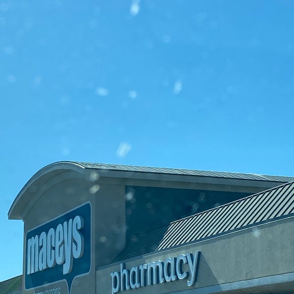 Macey's - 880 N State St