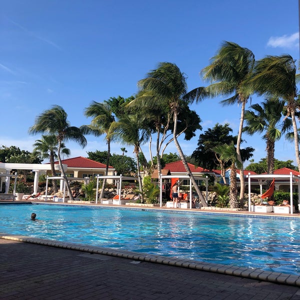 รูปภาพถ่ายที่ Livingstone Villas &amp; Resort Hotel Curacao โดย Amber L. เมื่อ 12/25/2019