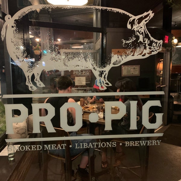 Das Foto wurde bei Prohibition Pig von Slack am 7/13/2021 aufgenommen