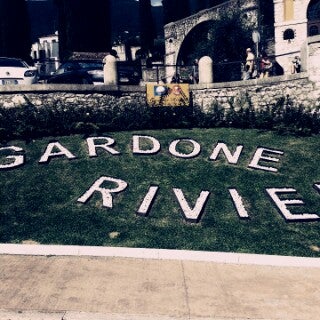 รูปภาพถ่ายที่ Gardone Riviera โดย Gianluigi T. เมื่อ 9/13/2014