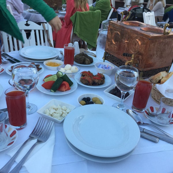 Foto scattata a Armada Teras Restaurant da Denisimu il 6/2/2017