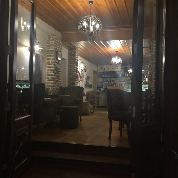 3/18/2018にDenisimuがKERASUS Cafeで撮った写真