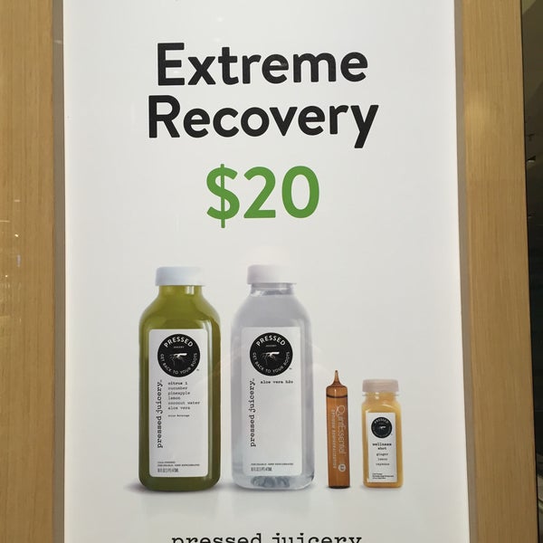 Photo taken at Pressed Juicery by Stephanie H. on 10/12/2015