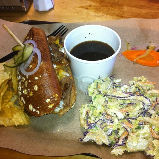 รูปภาพถ่ายที่ Noble Sandwich Co. โดย Jill เมื่อ 10/28/2012