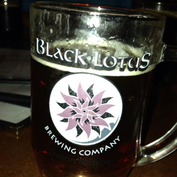Photo prise au Black Lotus Brewing Co. par Val G. le5/4/2013