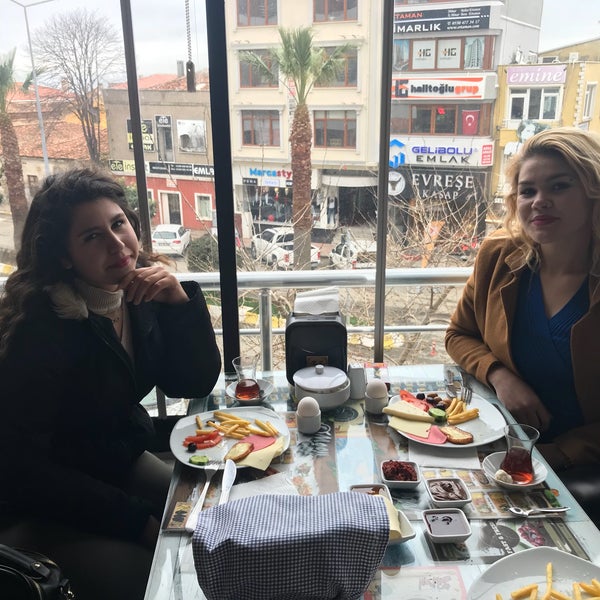 Das Foto wurde bei My Moon Cafe &amp; Restaurant von Nergiz T. am 3/24/2018 aufgenommen