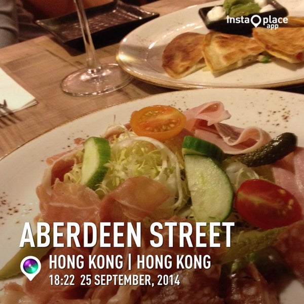 Foto tirada no(a) Aberdeen Street Organic Restaurant por Aoi T. em 9/25/2014