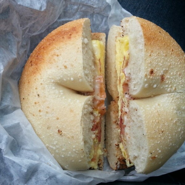 5/19/2013にAutumn R.がBagel Basketで撮った写真