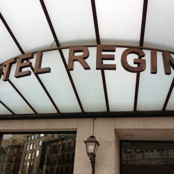 Foto diambil di Hotel Regina oleh T pada 2/11/2013