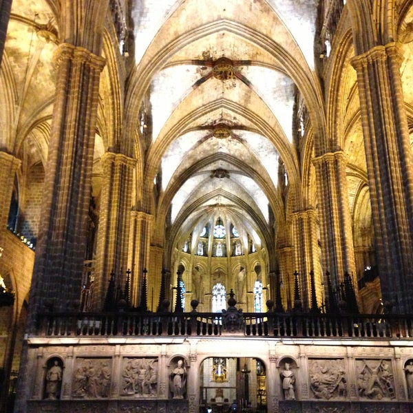 รูปภาพถ่ายที่ Catedral de la Santa Creu i Santa Eulàlia โดย Andre Boes เมื่อ 4/26/2013