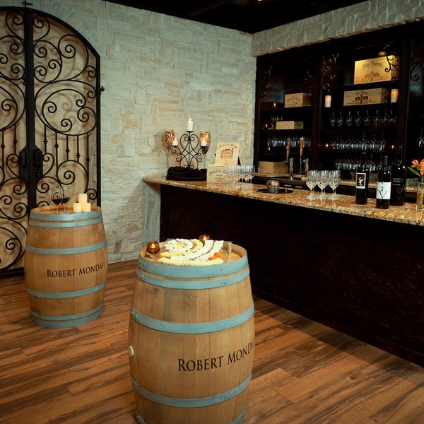 Foto scattata a Brix Wine Cellars &amp; Restaurant da Brix Wine Cellars &amp; Restaurant il 2/28/2014