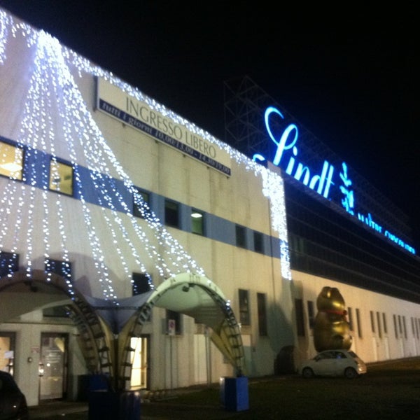 Photos At Lindt Factory Outlet Cassano Magnago Lombardia